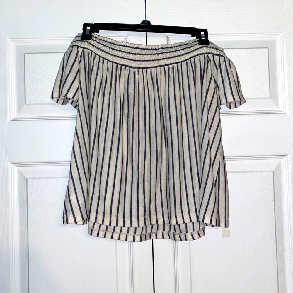 American Eagle Off- Shoulder Top